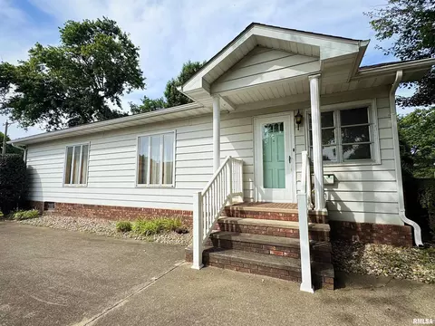 208 Baggott St, Zeigler, IL 62999