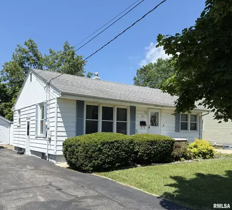 341 Willard St, Kewanee, IL 61443 photo 2