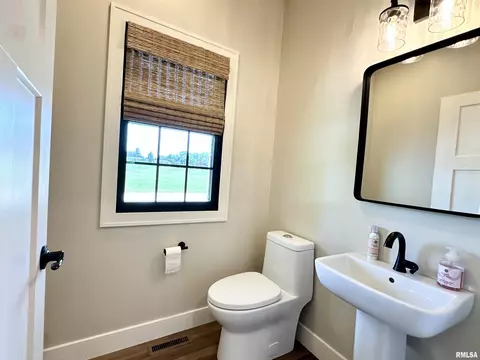 582 E Mill St, Kewanee, IL 61443 photo 30