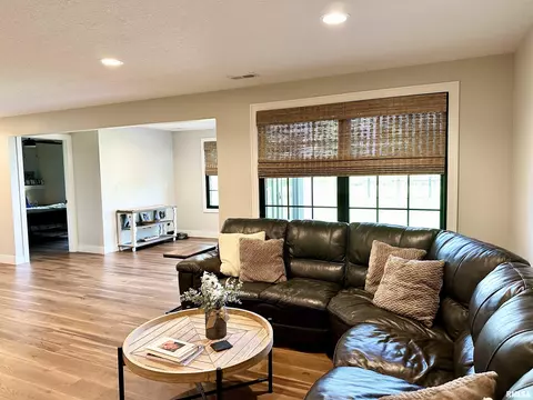 582 E Mill St, Kewanee, IL 61443 photo 34