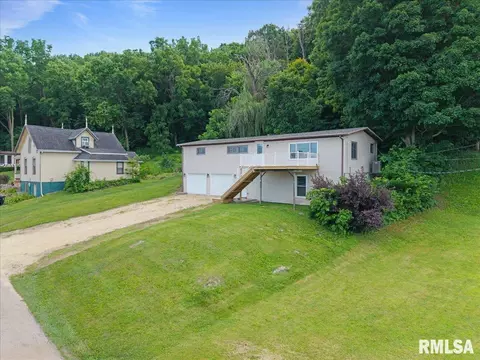 903 Stone St, Bellevue, IA 52031
