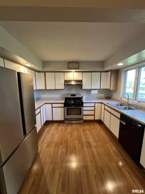 1813 16th Ave, Viola, IL 61486 photo 6