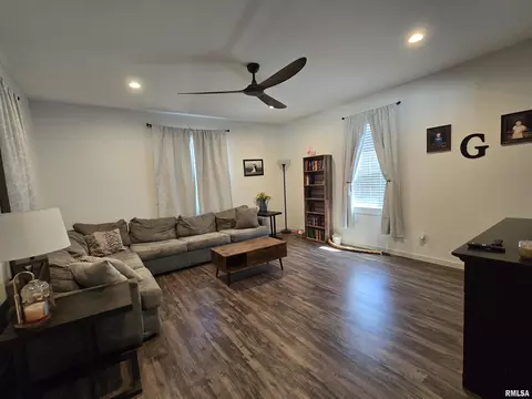 800 13th Ave, Fulton, IL 61252 photo 4