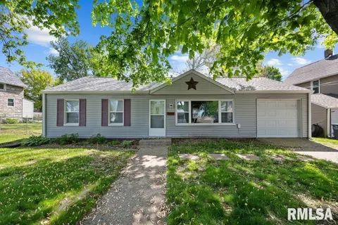 2043 30th St, Rock Island, IL 61201