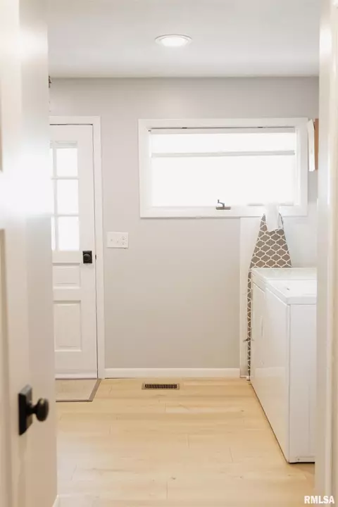 300 S 1st St, Camp Point, IL 62320 photo 14