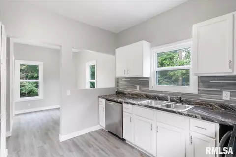 619 51st St, Moline, IL 61265 photo 15