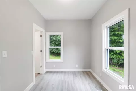 619 51st St, Moline, IL 61265 photo 12