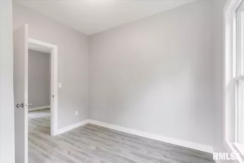 619 51st St, Moline, IL 61265 photo 19