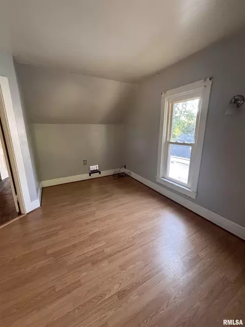324 S Cottage St, Kewanee, IL 61443 photo 35
