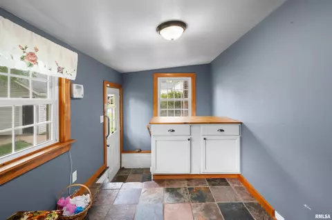1402 18th Ave, Viola, IL 61486 photo 17