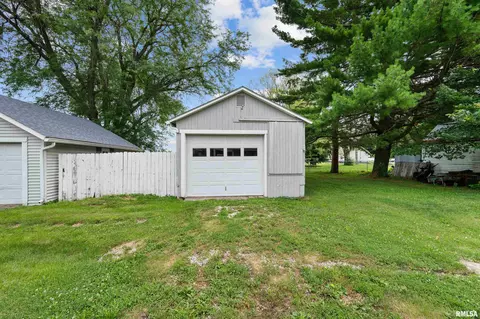 1402 18th Ave, Viola, IL 61486 photo 4