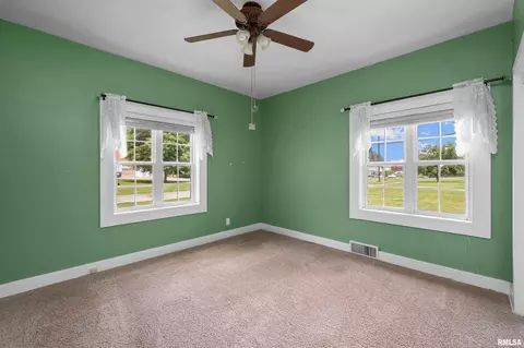 1402 18th Ave, Viola, IL 61486 photo 25