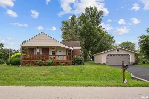 5003 48th St, Moline, IL 61265