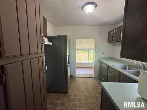1935 42nd St, Moline, IL 61265 photo 16