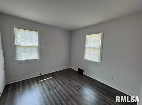 1935 42nd St, Moline, IL 61265 photo 9