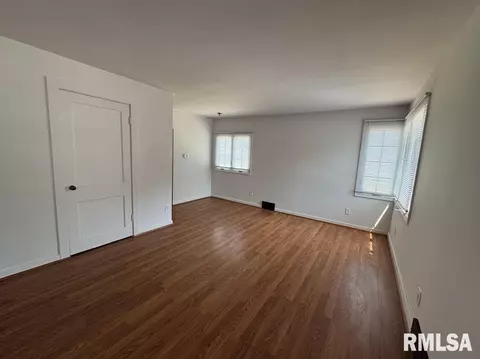 1935 42nd St, Moline, IL 61265 photo 13