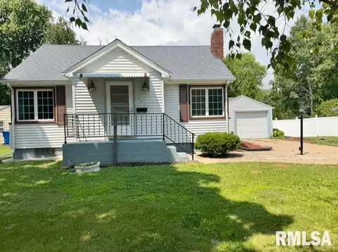 1935 42nd St, Moline, IL 61265