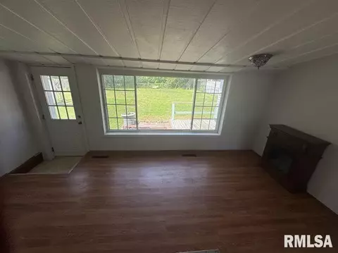 1935 42nd St, Moline, IL 61265 photo 3