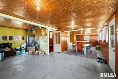 202 Washington Ave, Osco, IL 61274 photo 4