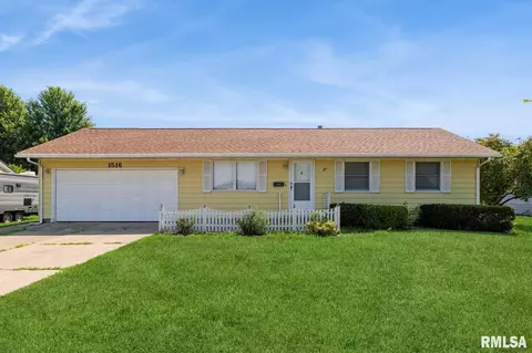 1516 7th Ave, Camanche, IA 52730