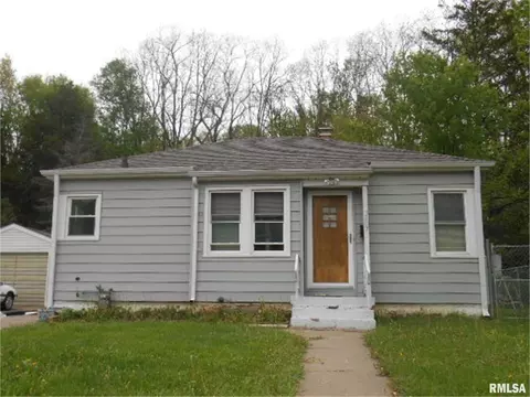 507 Waverly Rd, Davenport, IA 52804