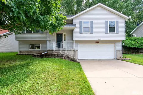 5809 Hillandale Rd, Davenport, IA 52806