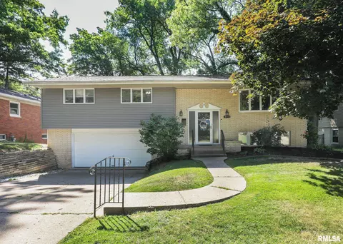 4512 11th Avenue C, Moline, IL 61265
