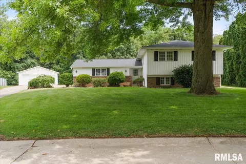 17223 N Cedar Rd, East Moline, IL 61244