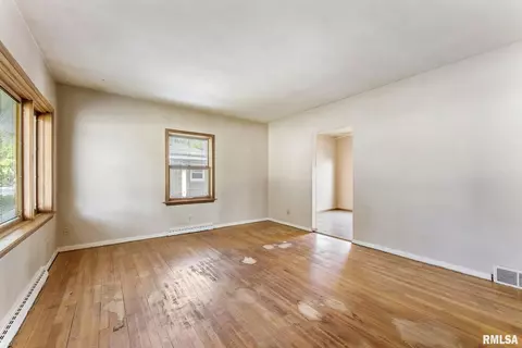 4727 27th Ave, Moline, IL 61265 photo 8