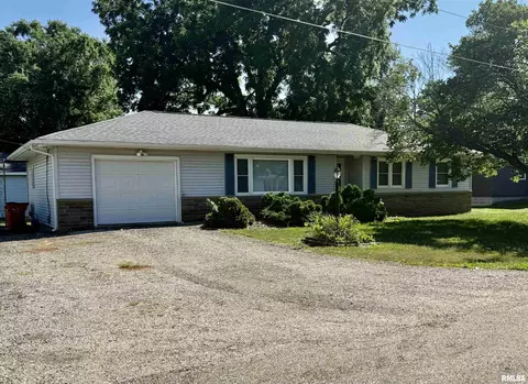 302 E Ames St, Yates City, IL 61572