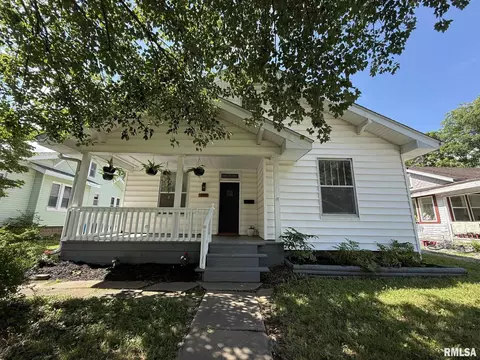 2111 Pine St, Murphysboro, IL 62966