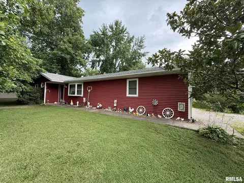 501 N Cambridge Dr, De Soto, IL 62924