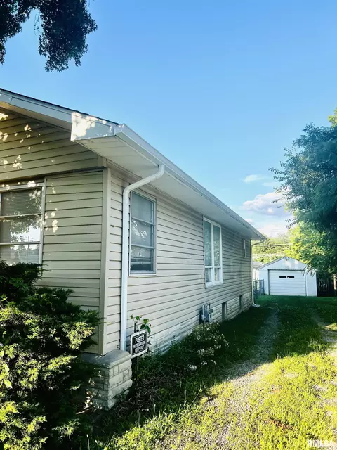 104 S 8th St, Herrin, IL 62948 photo 5