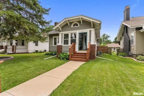 517 E 29th Pl, Davenport, IA 52803