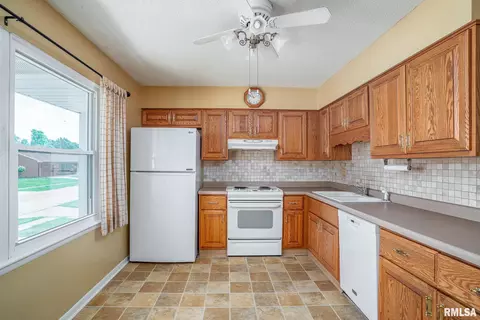 4718 19th Ave, Moline, IL 61265 photo 5