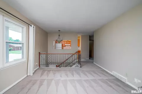 4718 19th Ave, Moline, IL 61265 photo 8