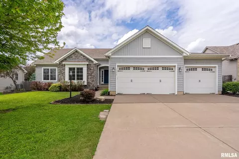 3484 Field Sike Dr, Bettendorf, IA 52722