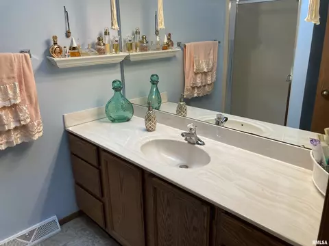 1832 53rd St, Moline, IL 61265 photo 9