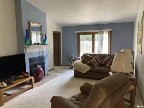 1832 53rd St, Moline, IL 61265 photo 3
