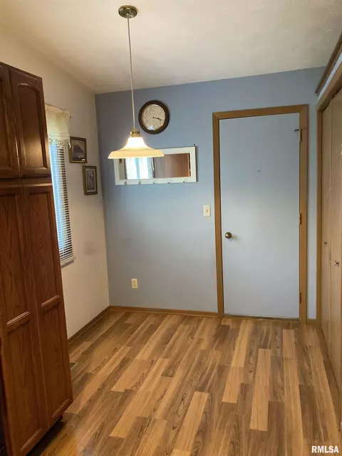 1832 53rd St, Moline, IL 61265 photo 5