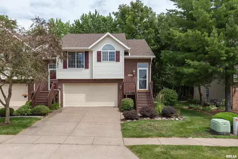 1263 33rd Avenue Cir, Silvis, IL 61282