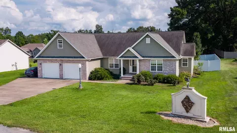 1307 Sunrise Dr, Carterville, IL 62918