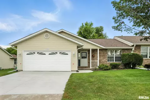 2722 Linwood Ct, Davenport, IA 52806