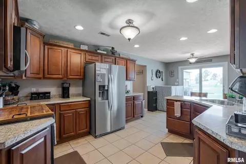 6209 Arbuckle Ln, Marion, IL 62959 photo 8
