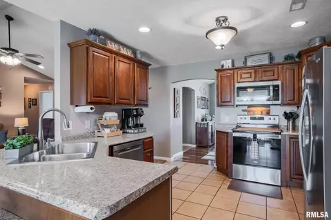 6209 Arbuckle Ln, Marion, IL 62959 photo 10