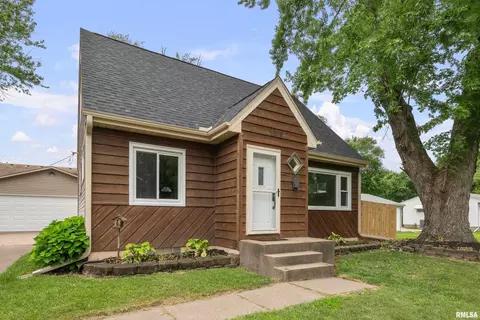 1815 Lincoln Rd, Bettendorf, IA 52722