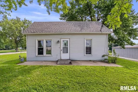 58 Lemon St, Tipton, IA 52772