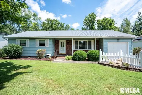 206 Patricia Ln, West Frankfort, IL 62896