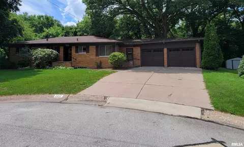 1111 52nd Street Ct, Moline, IL 61265
