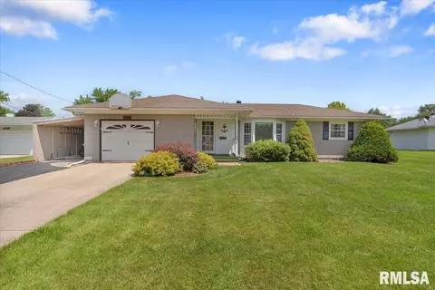303 6th St, Sherrard, IL 61281